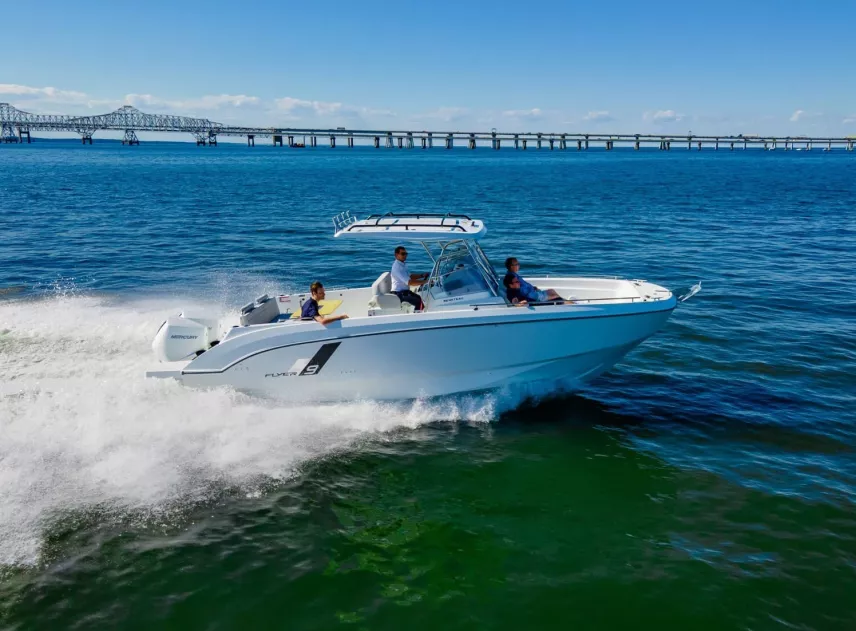 BENETEAU Flyer 9 SPACEdeck | The Best Of Day Boating | Outboard